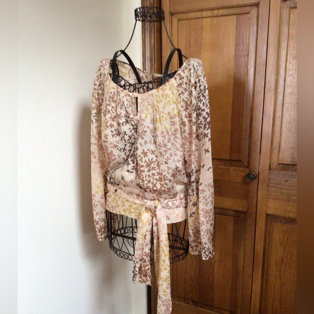 Bcbg Maxazria open back Flowy tie hem top, Small - Picture 1 of 8